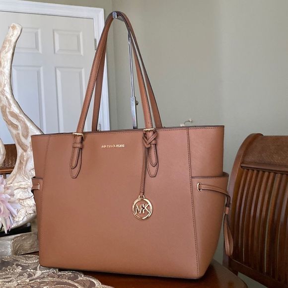 Michael Kors LG brown tote - Picture 9 of 11
